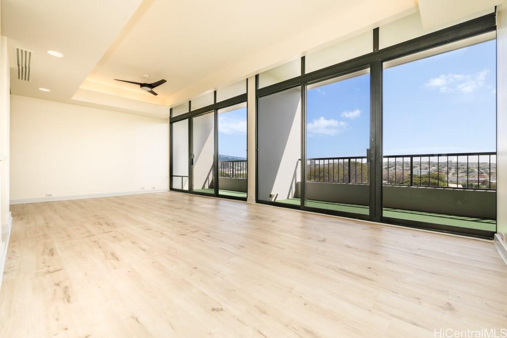 Kaimuki Parkside condo # 1002, Honolulu, Hawaii - photo 3 of 25