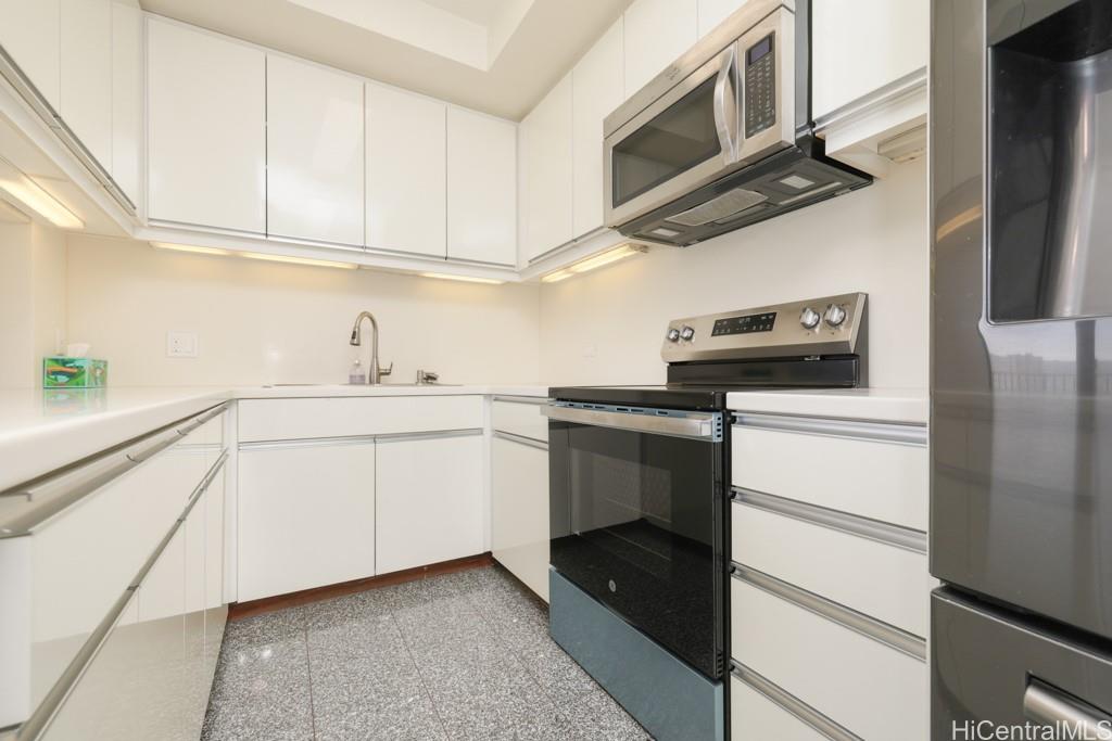 Kaimuki Parkside condo # 1002, Honolulu, Hawaii - photo 6 of 25