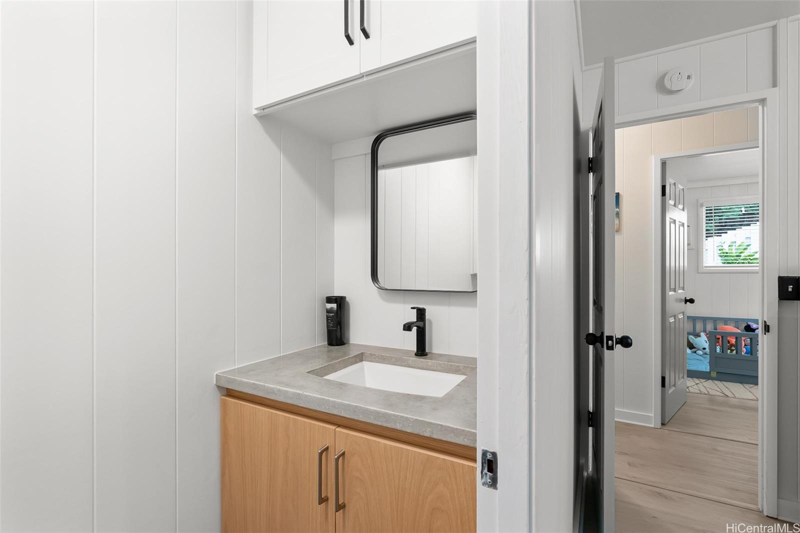 280  Polohiwa Place Dowsett, Honolulu home - photo 12 of 25