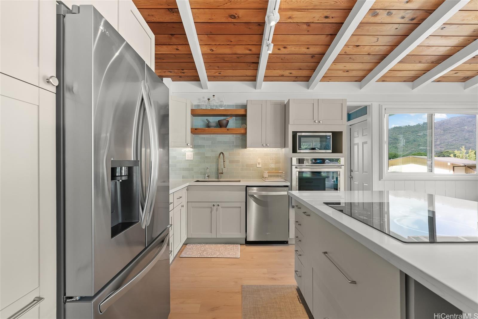 280  Polohiwa Place Dowsett, Honolulu home - photo 5 of 25