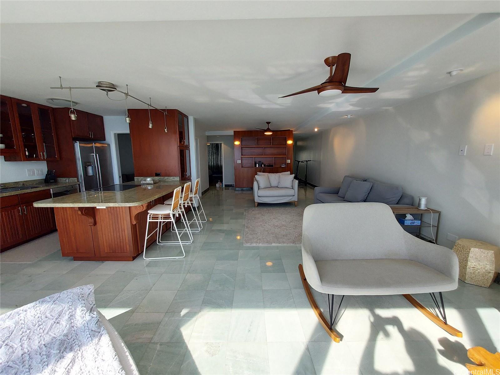 2801 Coconut Ave Honolulu - Rental - photo 4 of 12