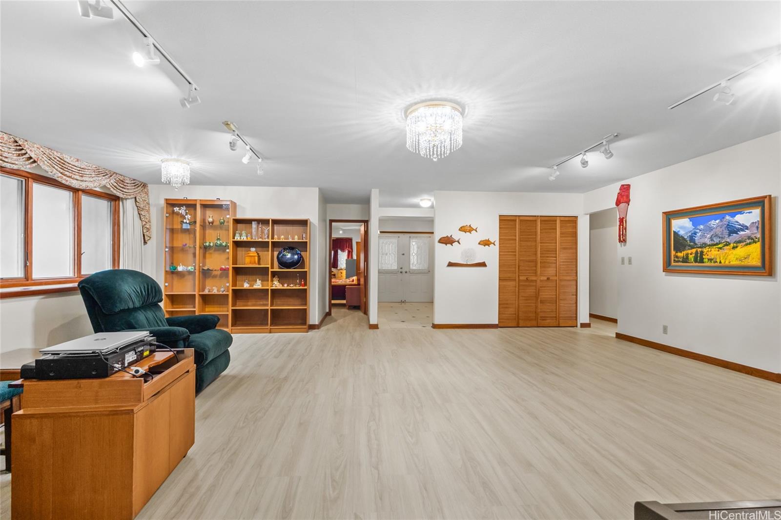 281  Puiwa Road Dowsett, Honolulu home - photo 9 of 19