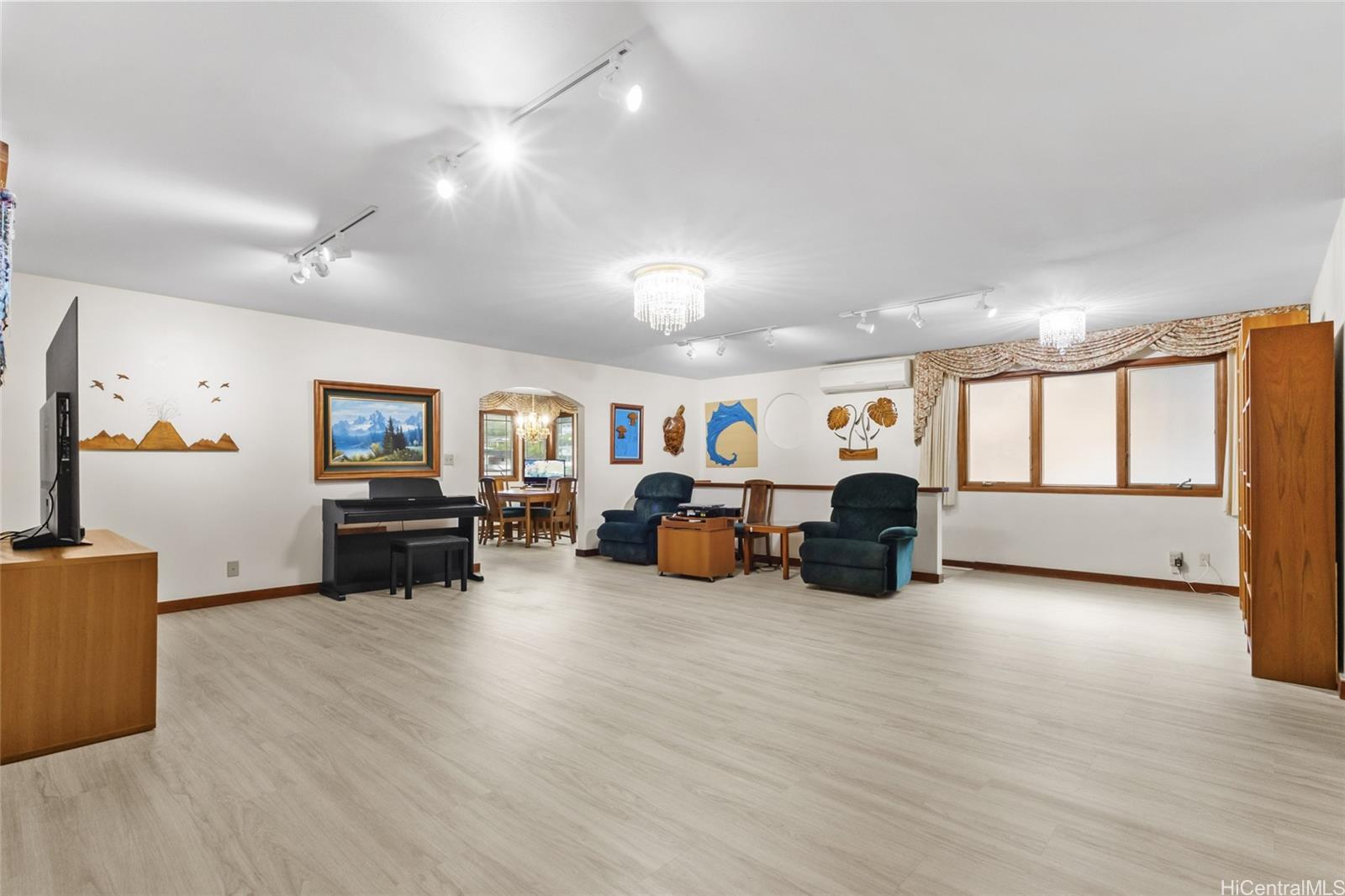 281  Puiwa Road Dowsett, Honolulu home - photo 10 of 19