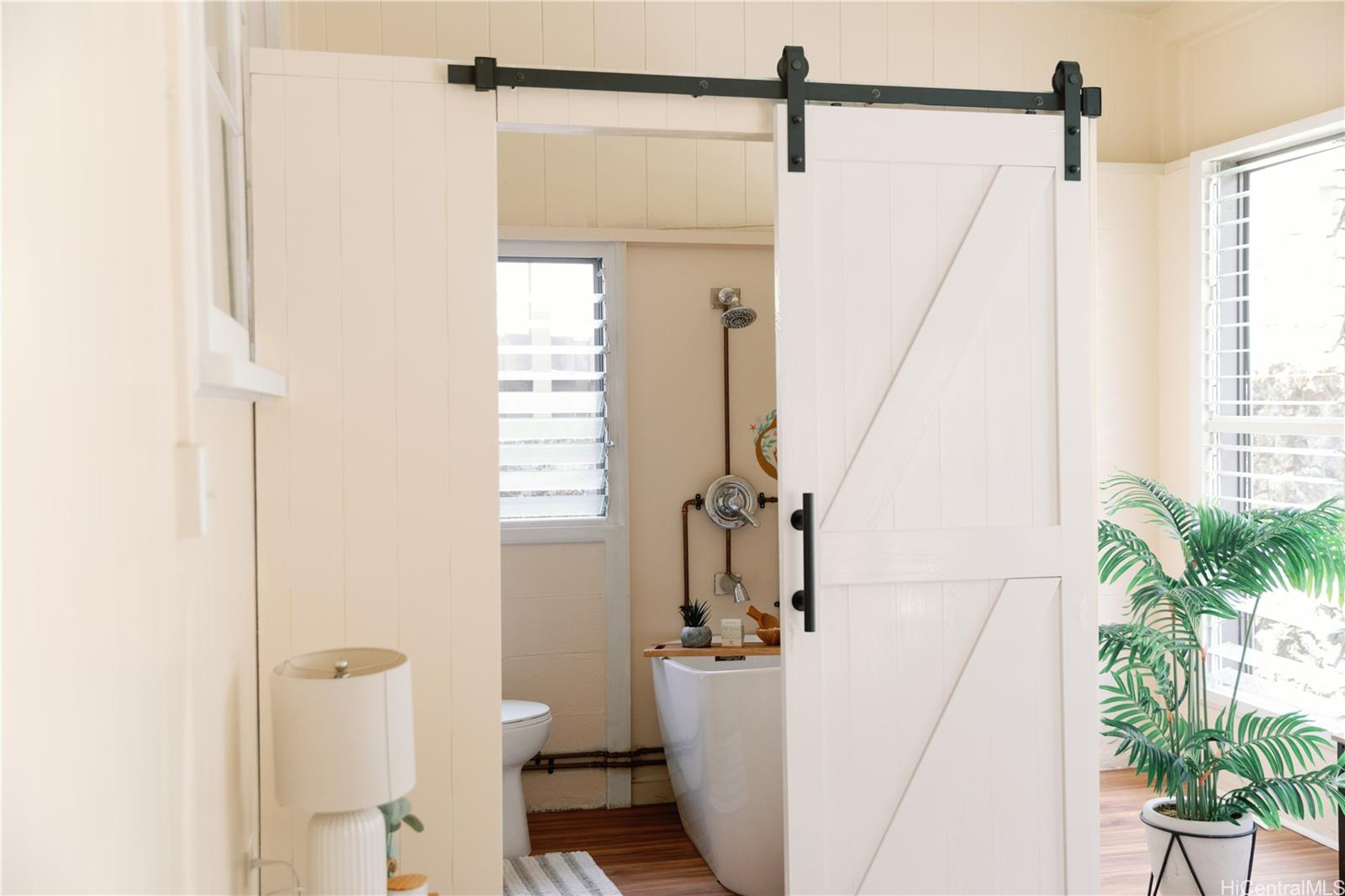 2813  Dow Street Nuuanu Area, Honolulu home - photo 15 of 24