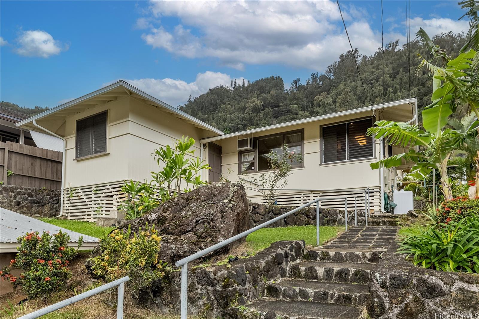 2813  Dow Street Nuuanu Area, Honolulu home - photo 23 of 24