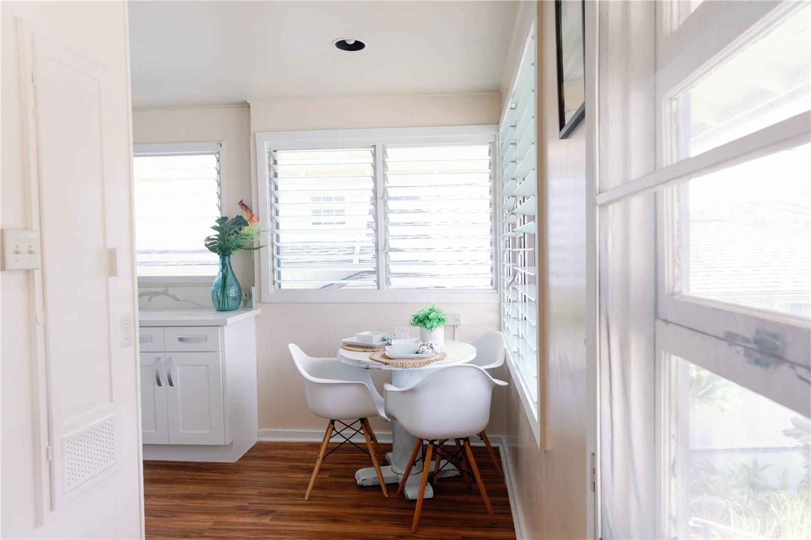 2813  Dow Street Nuuanu Area, Honolulu home - photo 6 of 24