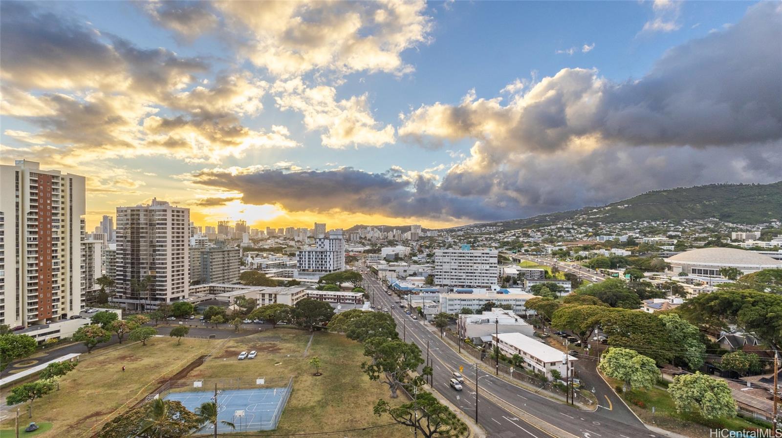 Contessa condo # 1604, Honolulu, Hawaii - photo 8 of 19