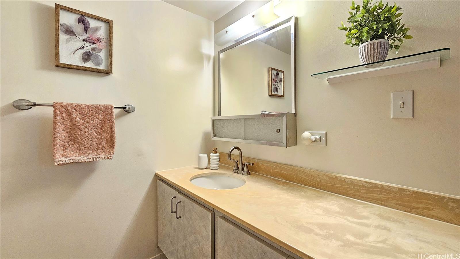 Contessa condo # 201, Honolulu, Hawaii - photo 16 of 25