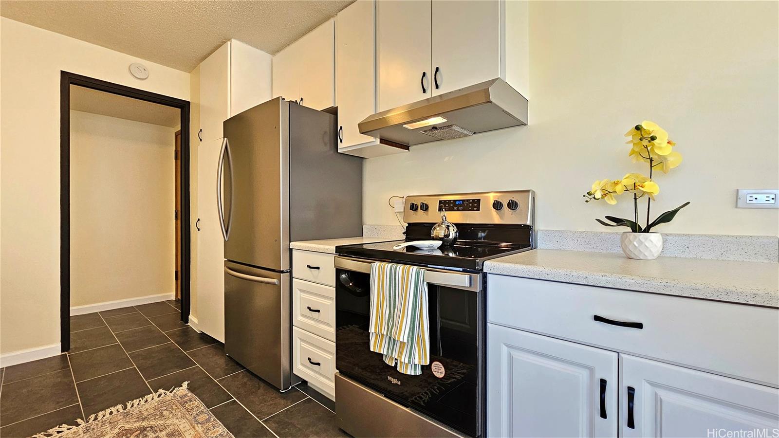 Contessa condo # 201, Honolulu, Hawaii - photo 8 of 25