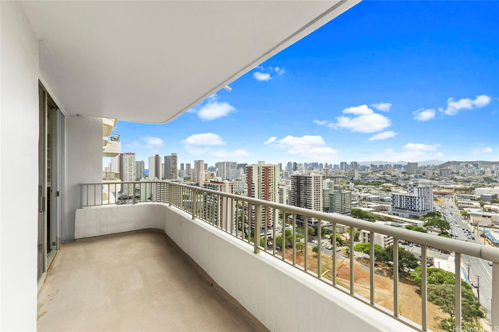 Contessa condo # 2504, Honolulu, Hawaii - photo 8 of 17