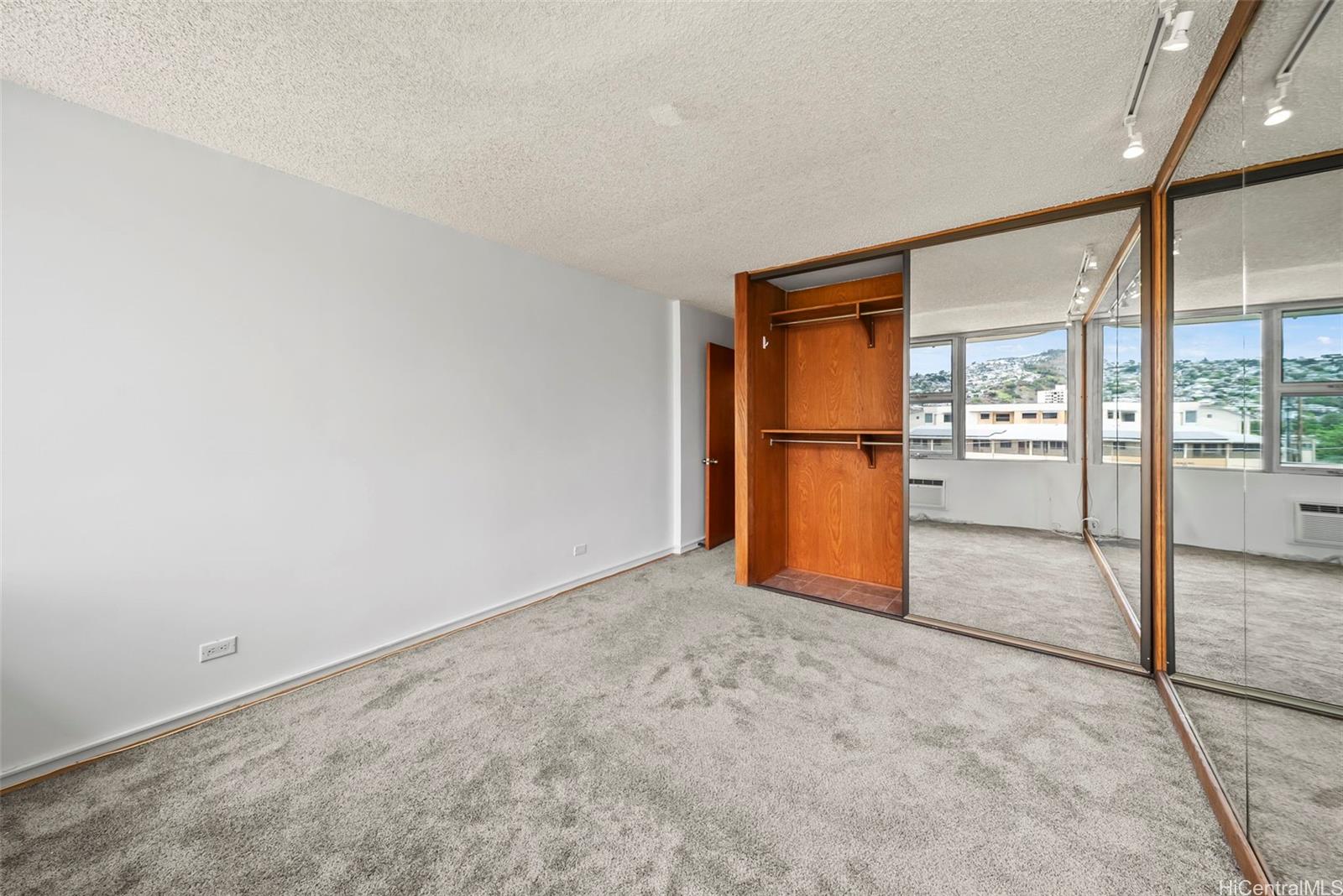 Contessa condo # 403, Honolulu, Hawaii - photo 11 of 25