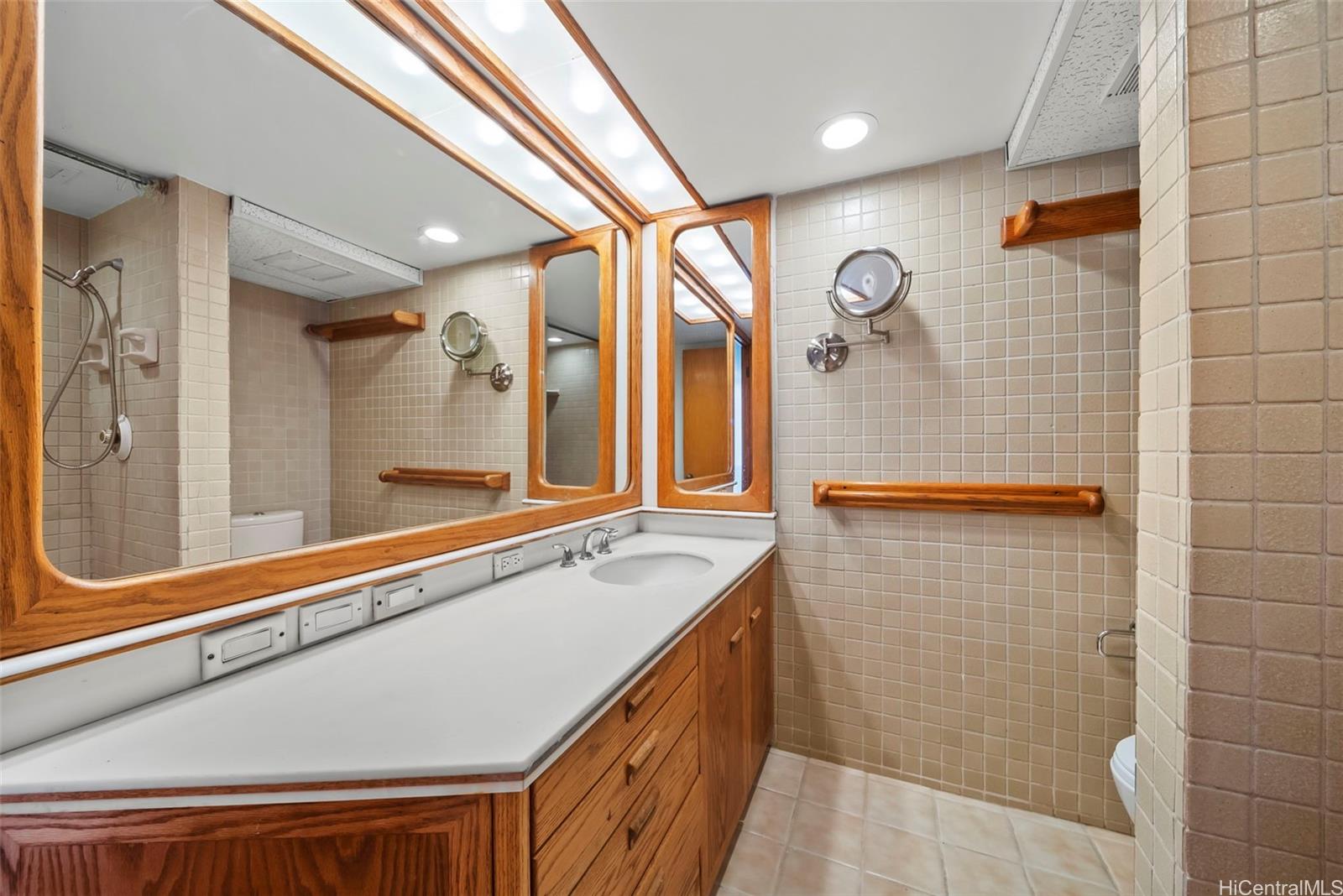 Contessa condo # 403, Honolulu, Hawaii - photo 14 of 25