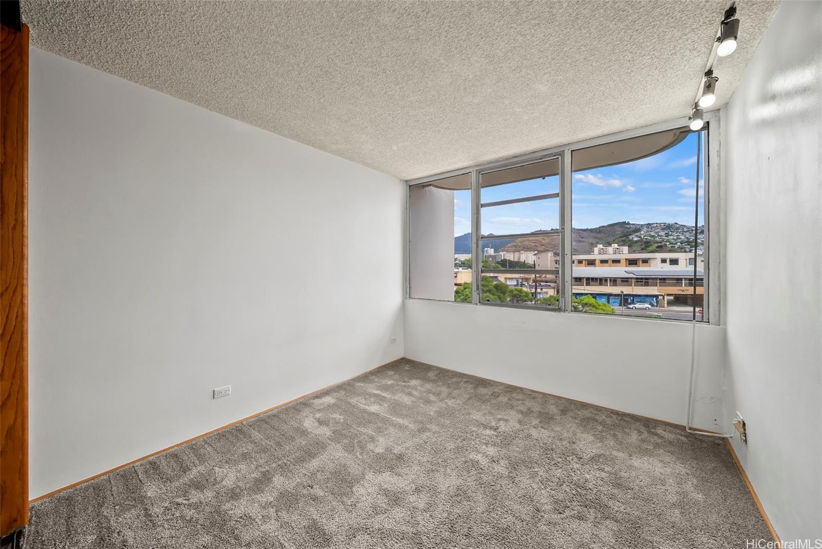 Contessa condo # 403, Honolulu, Hawaii - photo 15 of 25