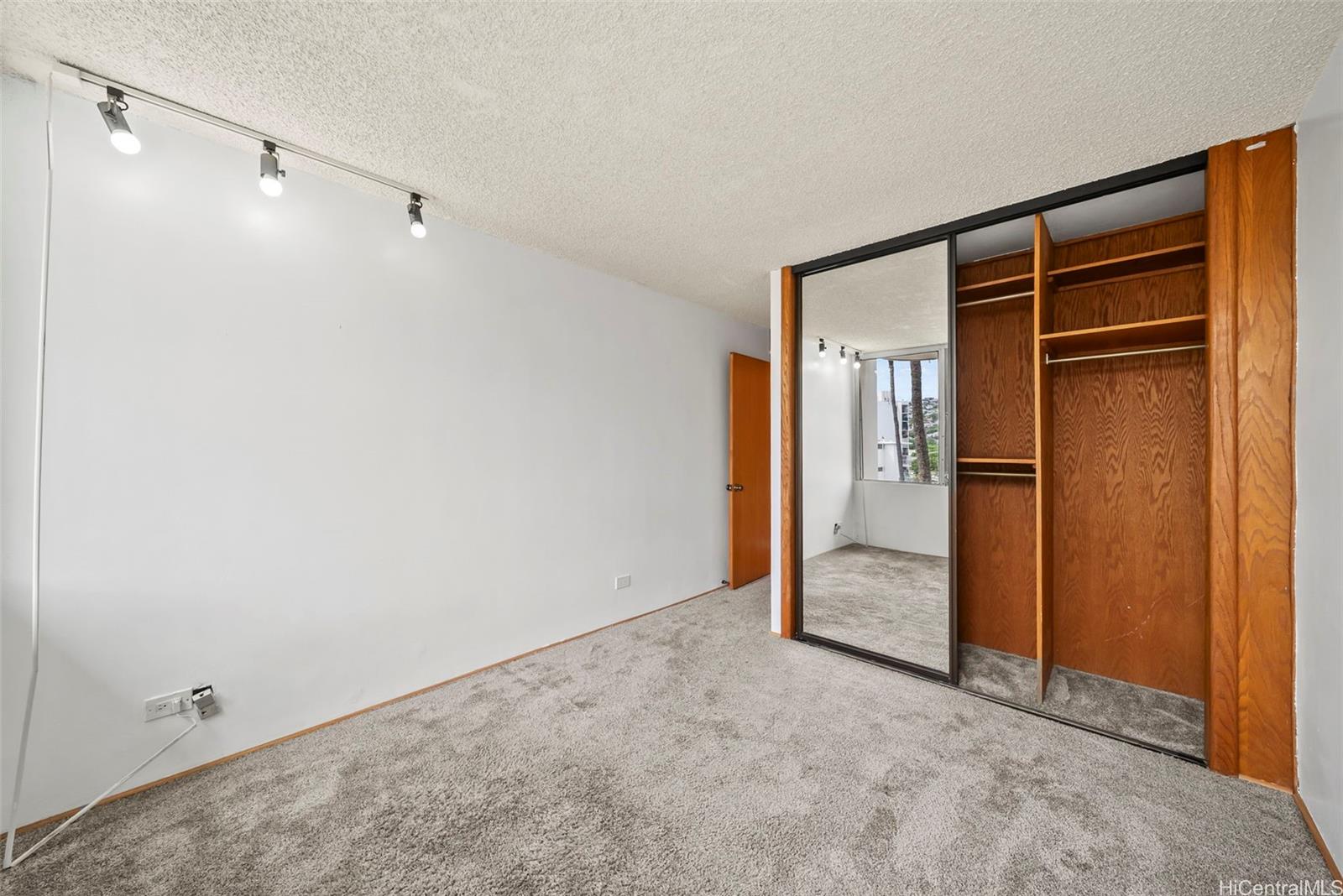 Contessa condo # 403, Honolulu, Hawaii - photo 16 of 25