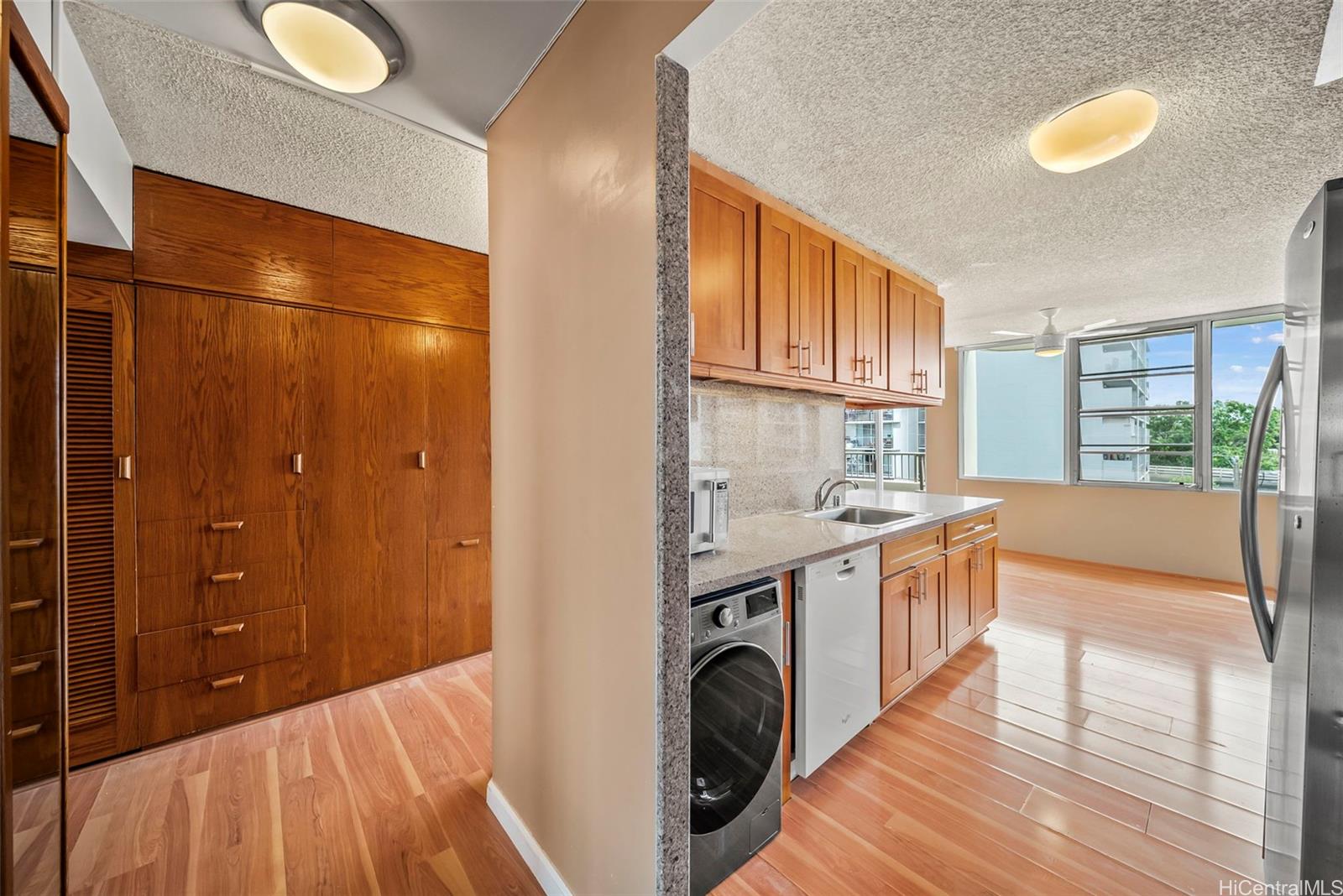 Contessa condo # 403, Honolulu, Hawaii - photo 6 of 25