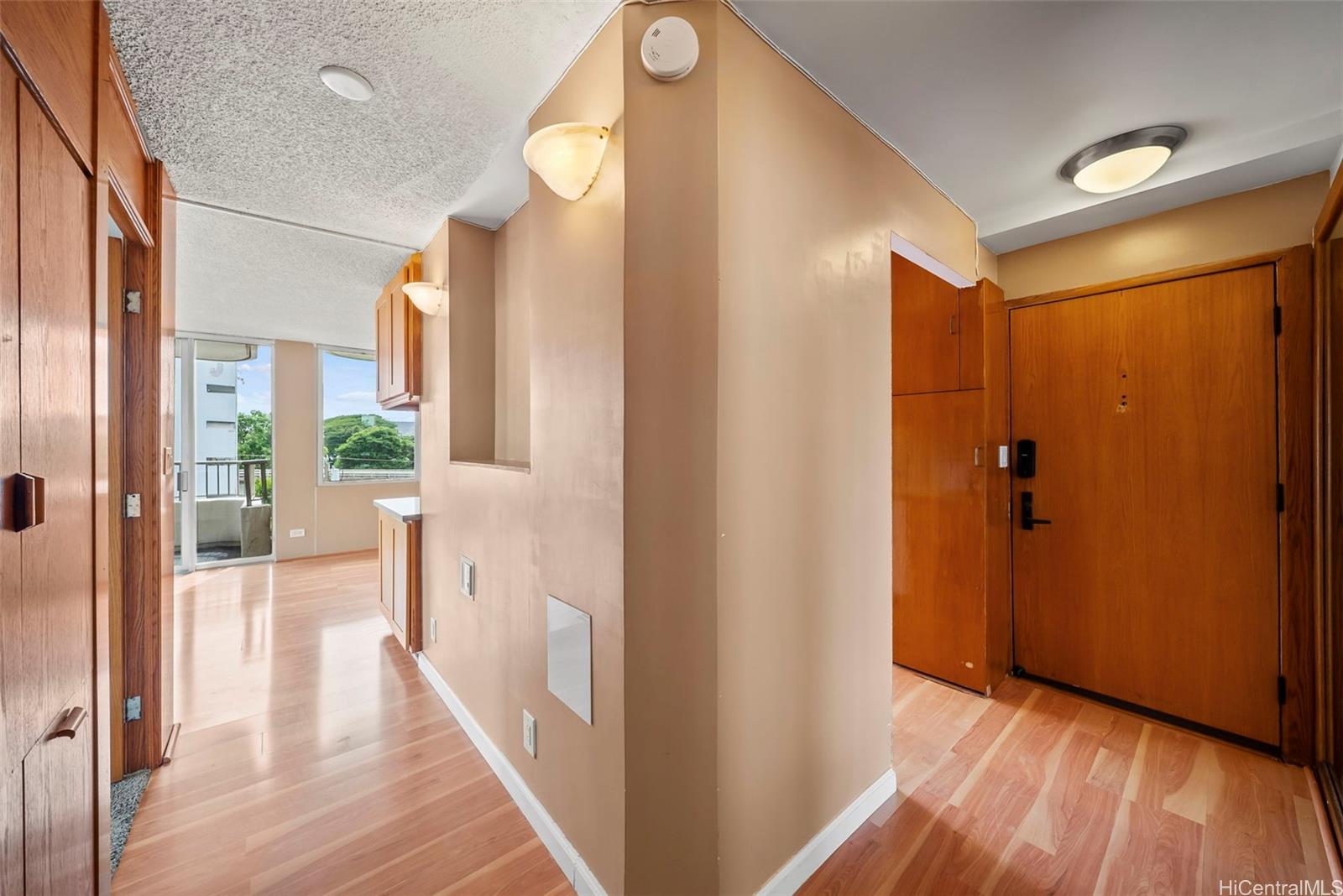 Contessa condo # 403, Honolulu, Hawaii - photo 8 of 25