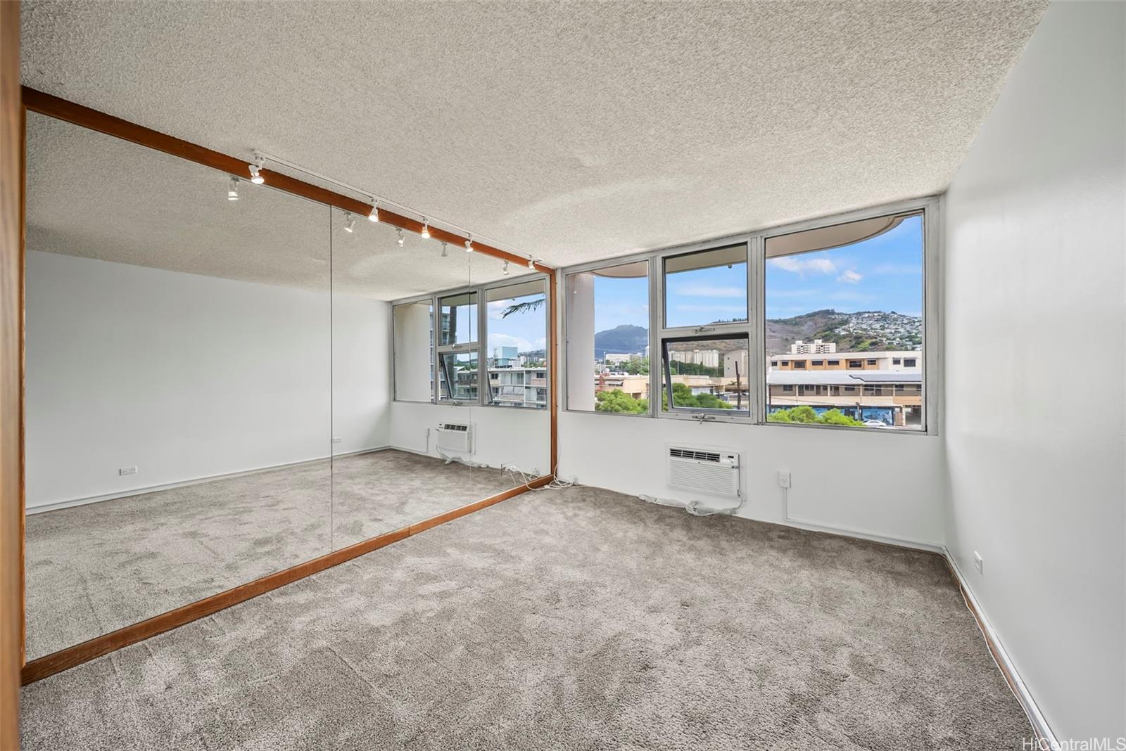 Contessa condo # 403, Honolulu, Hawaii - photo 9 of 25