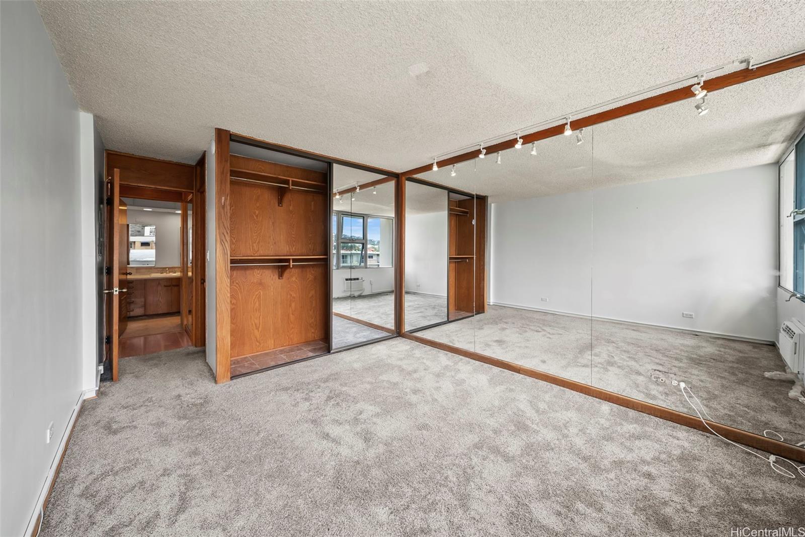 Contessa condo # 403, Honolulu, Hawaii - photo 10 of 25