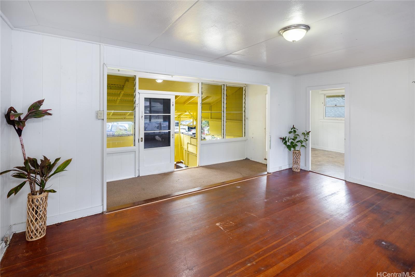 2826  Numana Rd Kalihi Valley, Honolulu home - photo 2 of 22