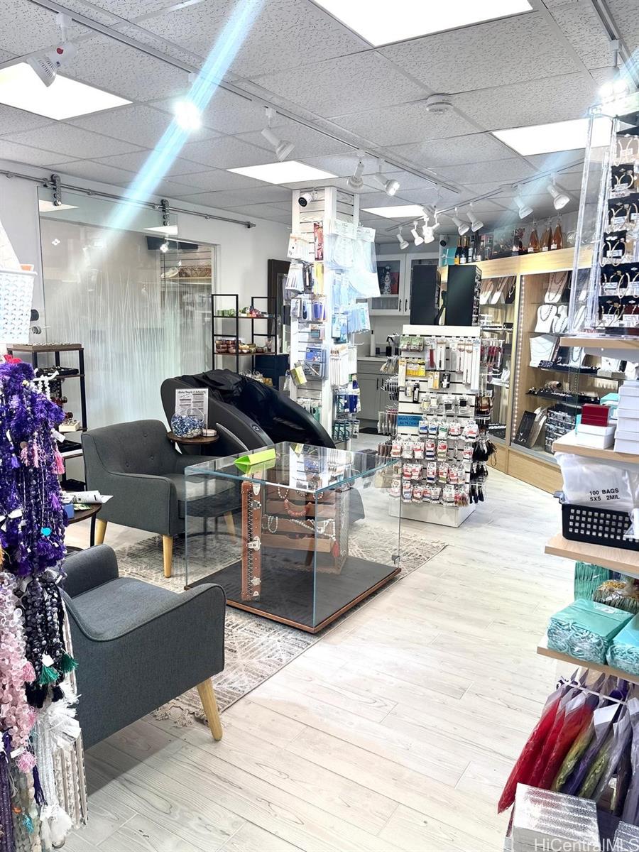 2830 Kaonawai Pl Honolulu Oahu commercial real estate photo6 of 21