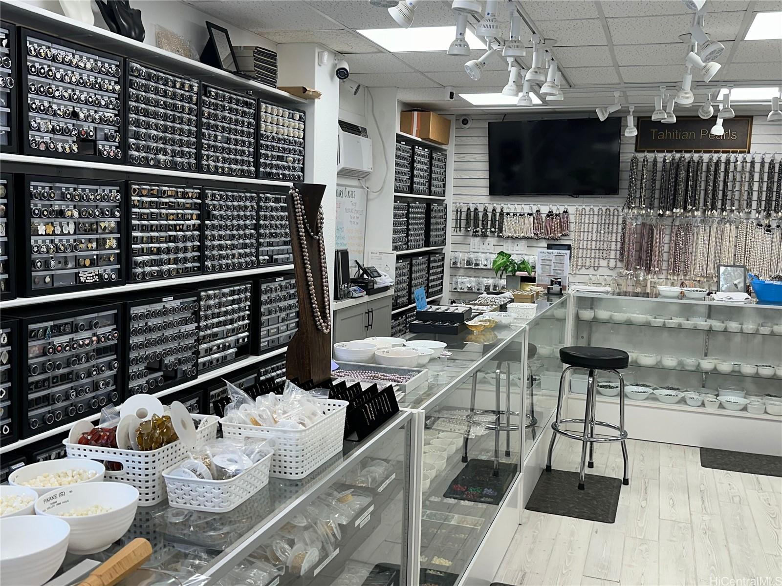 2830 Kaonawai Pl Honolulu Oahu commercial real estate photo9 of 21