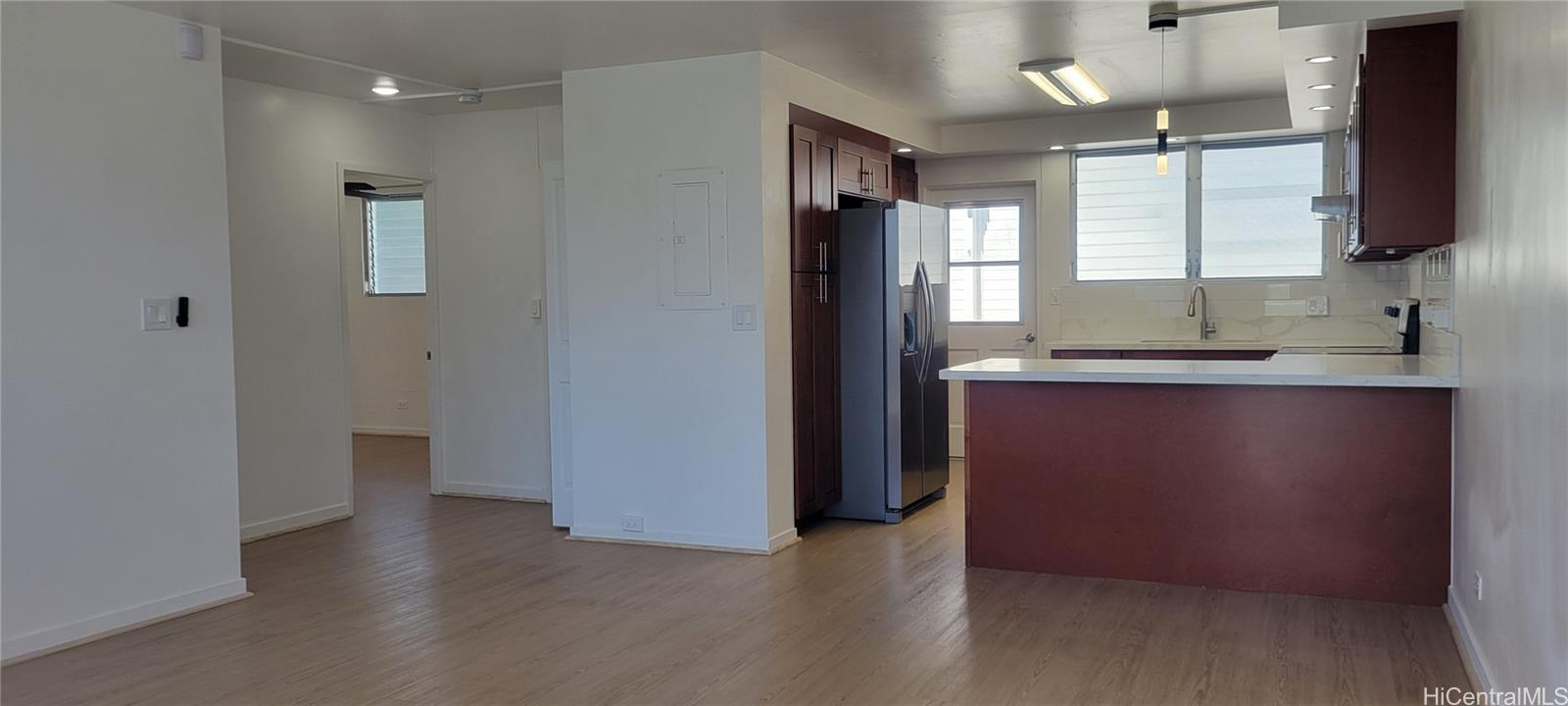 2834 Kaimuki Ave Honolulu - Rental - photo 3 of 15