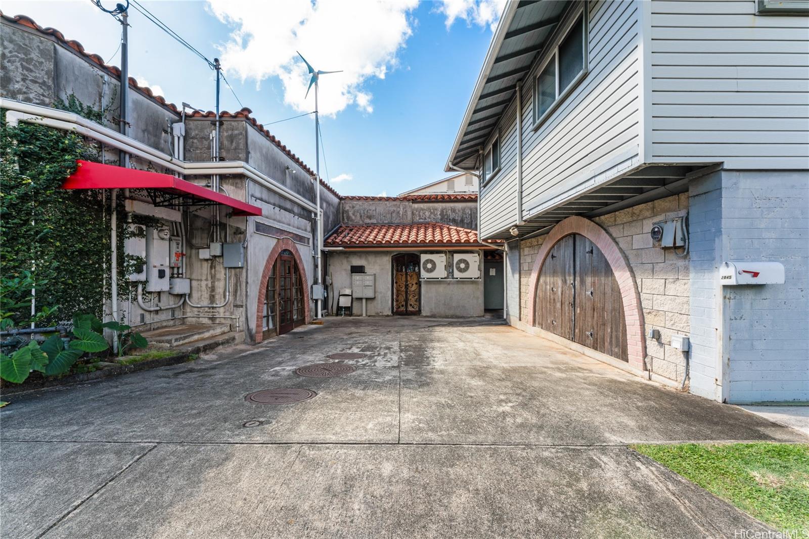 2845 Lowrey Ave Honolulu Oahu commercial real estate photo11 of 15