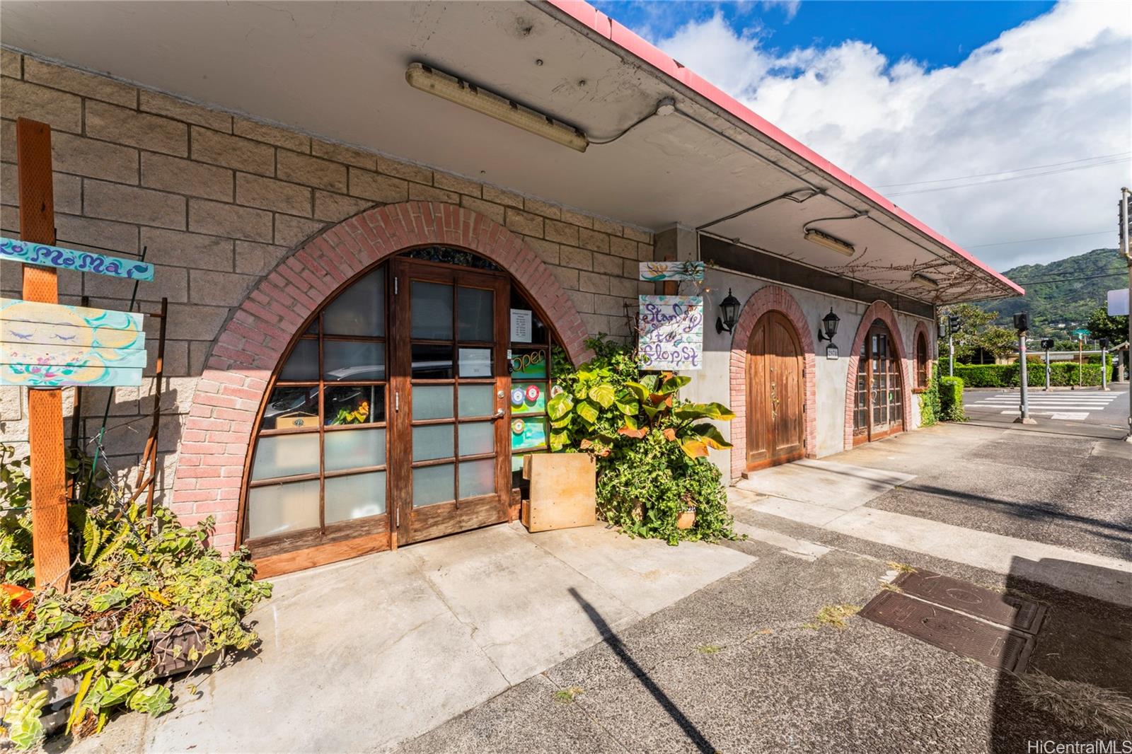 2845 Lowrey Ave Honolulu Oahu commercial real estate photo8 of 15