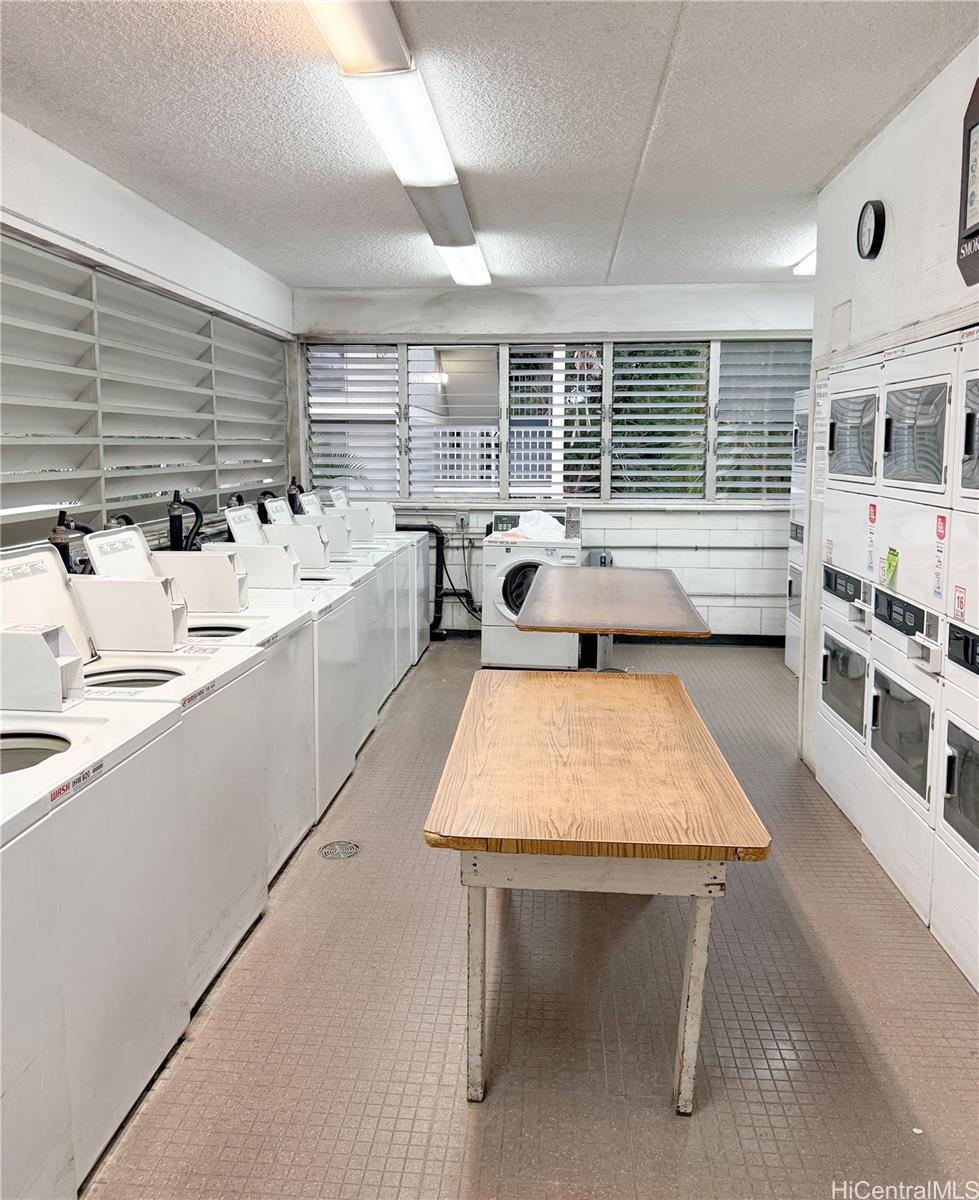 Waialae Pl condo # 321, Honolulu, Hawaii - photo 10 of 12