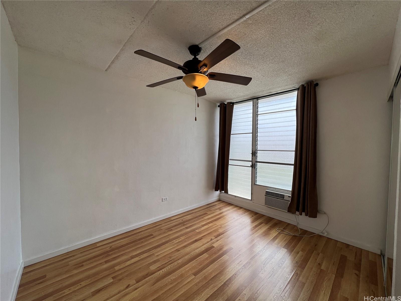 2845 Waialae Ave Honolulu - Rental - photo 4 of 8