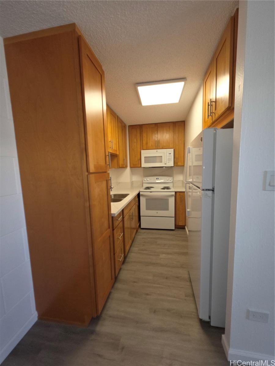 2847 Waialae Ave Honolulu - Rental - photo 2 of 16