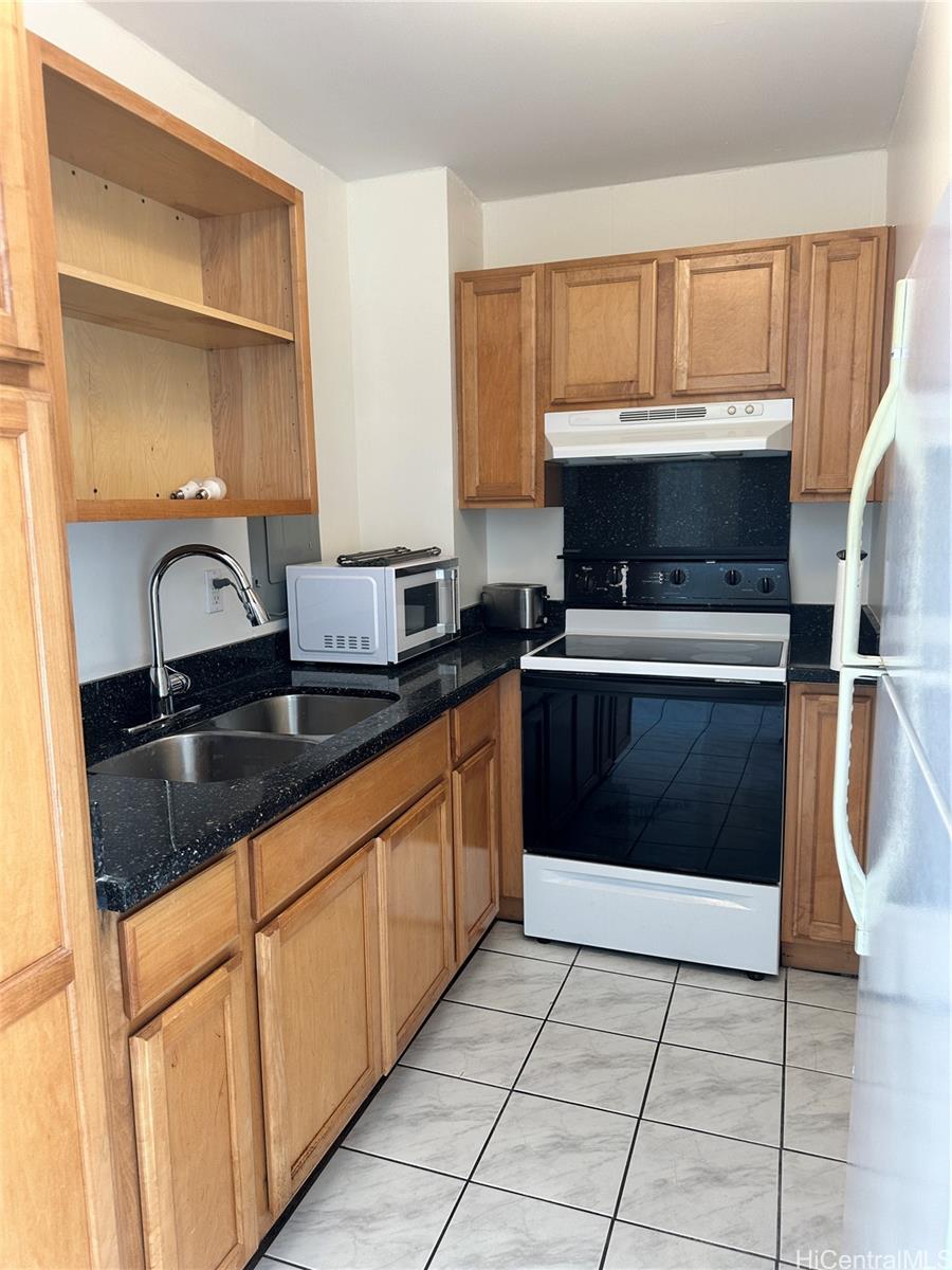 Waialae Pl condo # 504, Honolulu, Hawaii - photo 10 of 18