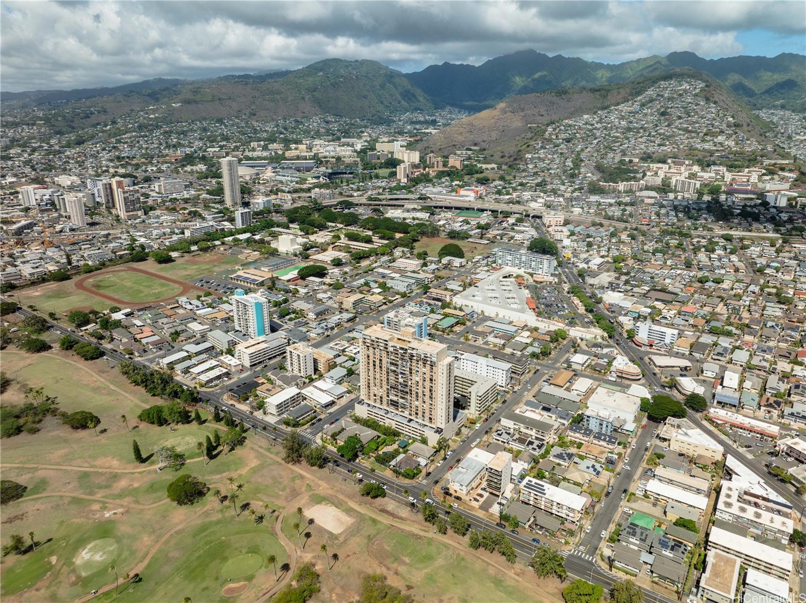 2848 Date Street Honolulu - Multi-family - photo 3 of 8