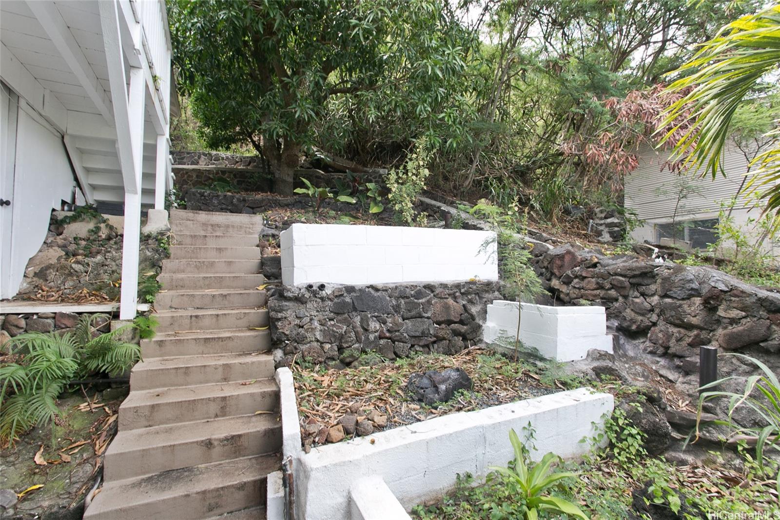 284A  Moomuku Place Kuliouou, Diamond Head home - photo 17 of 24