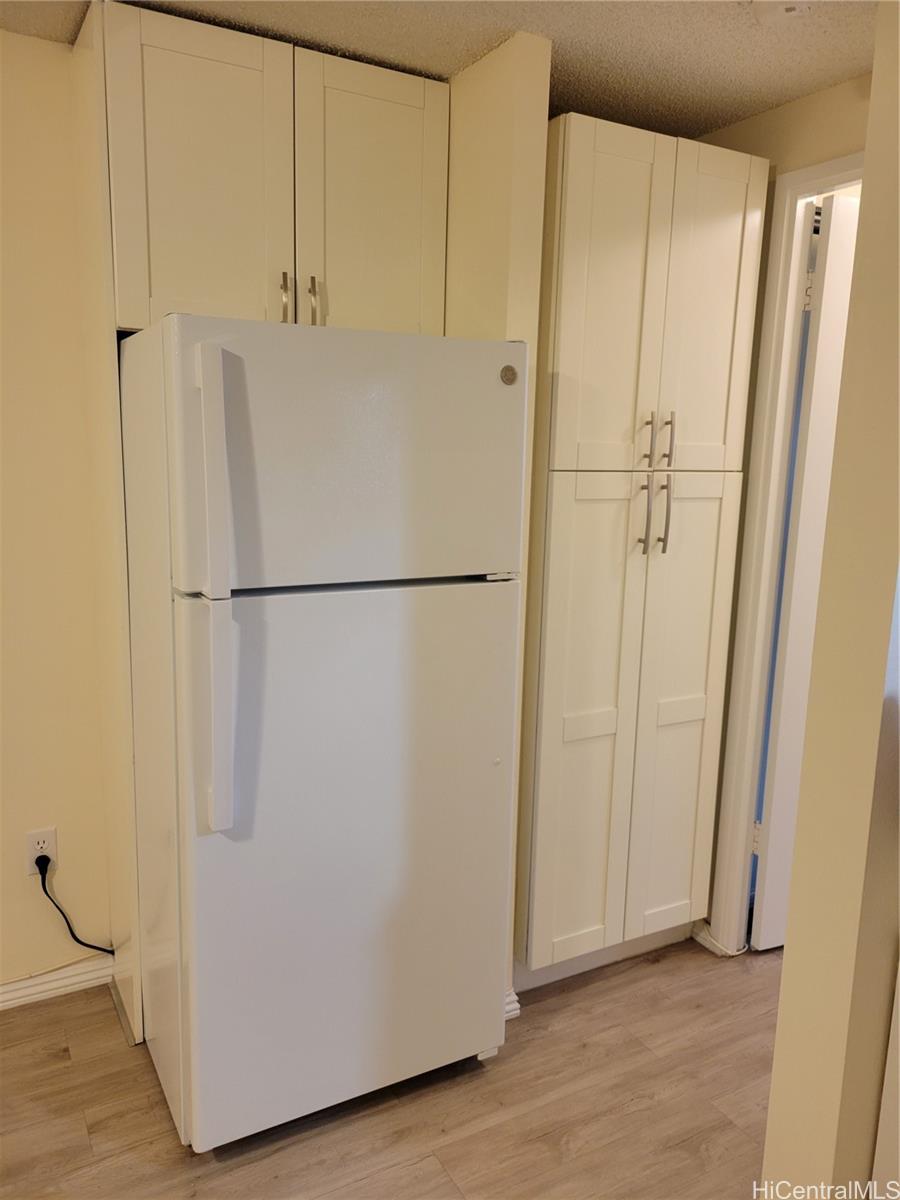 2860 Waialae Ave Honolulu - Rental - photo 6 of 14