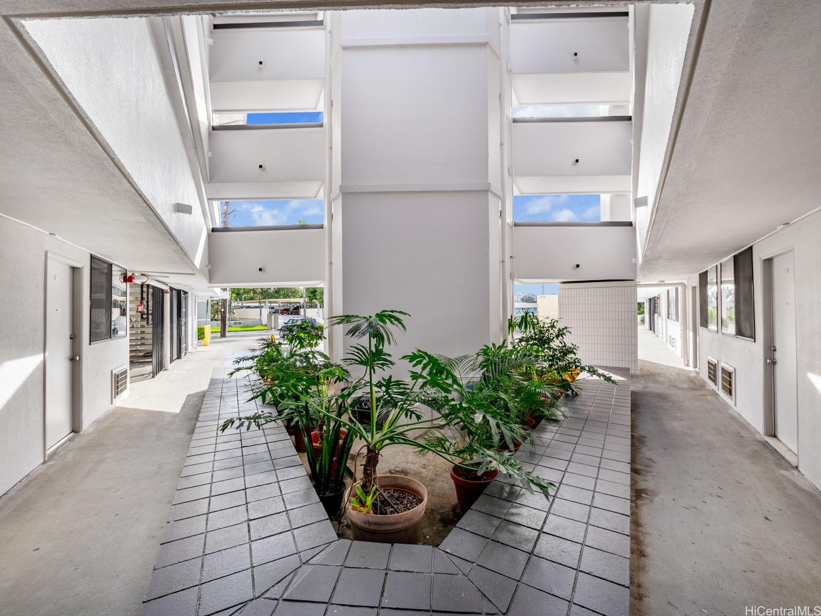 Kulanui Hale condo # 115, Honolulu, Hawaii - photo 11 of 17