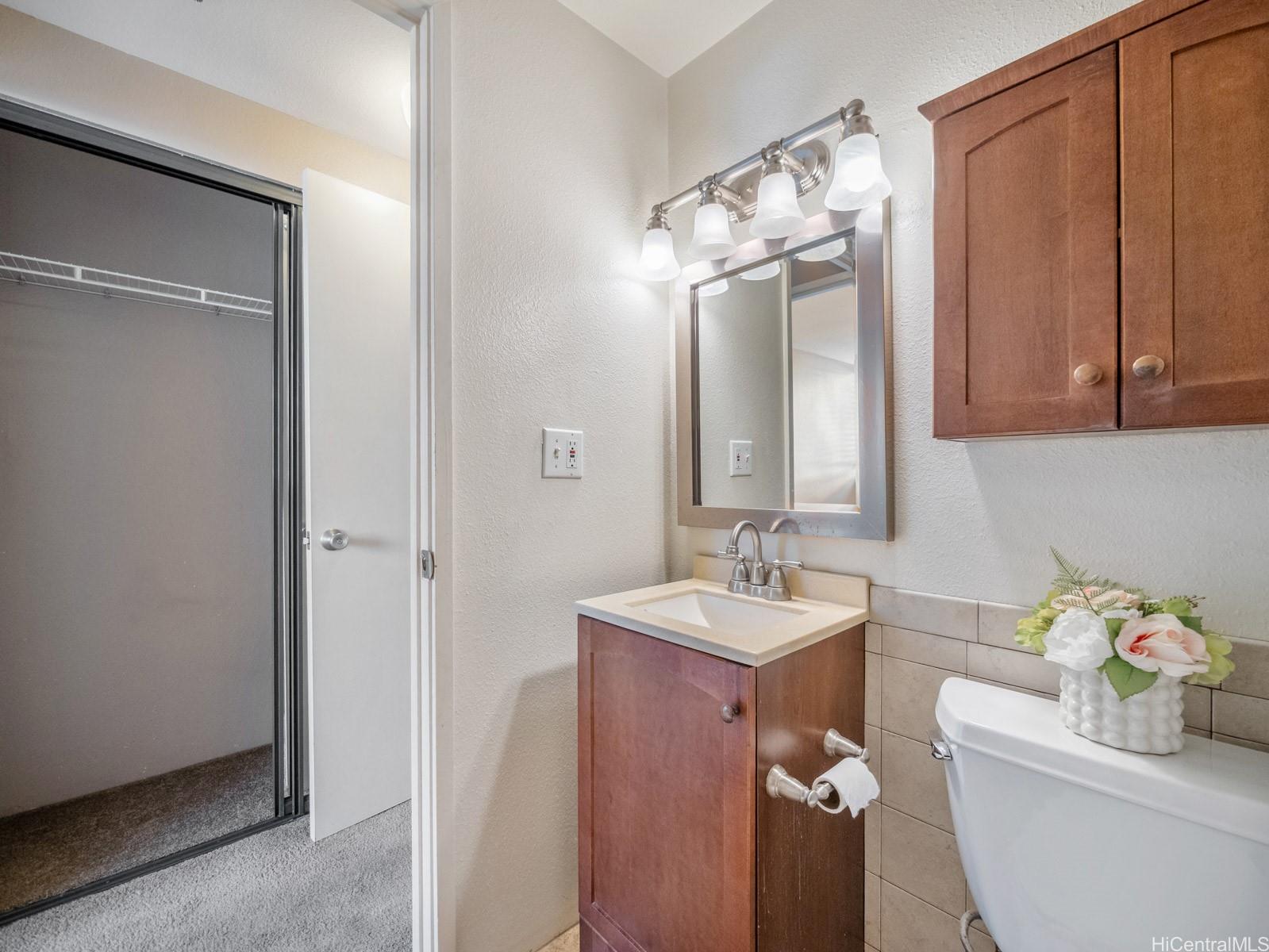 Kulanui Hale condo # 115, Honolulu, Hawaii - photo 12 of 17