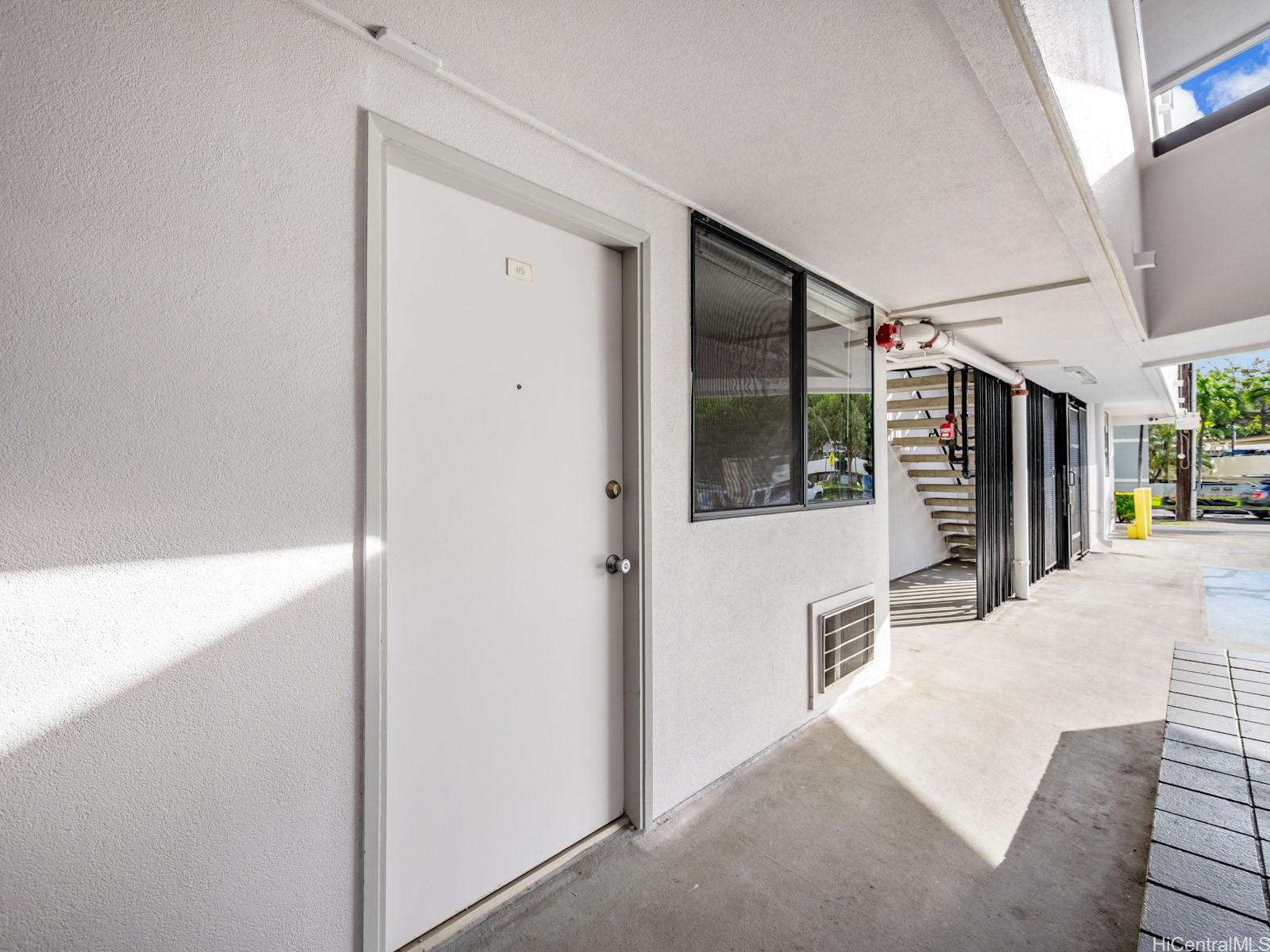 Kulanui Hale condo # 115, Honolulu, Hawaii - photo 15 of 17