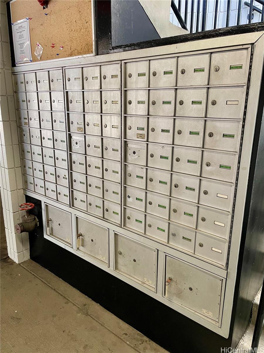 Kulanui Hale condo # 218, Honolulu, Hawaii - photo 17 of 18