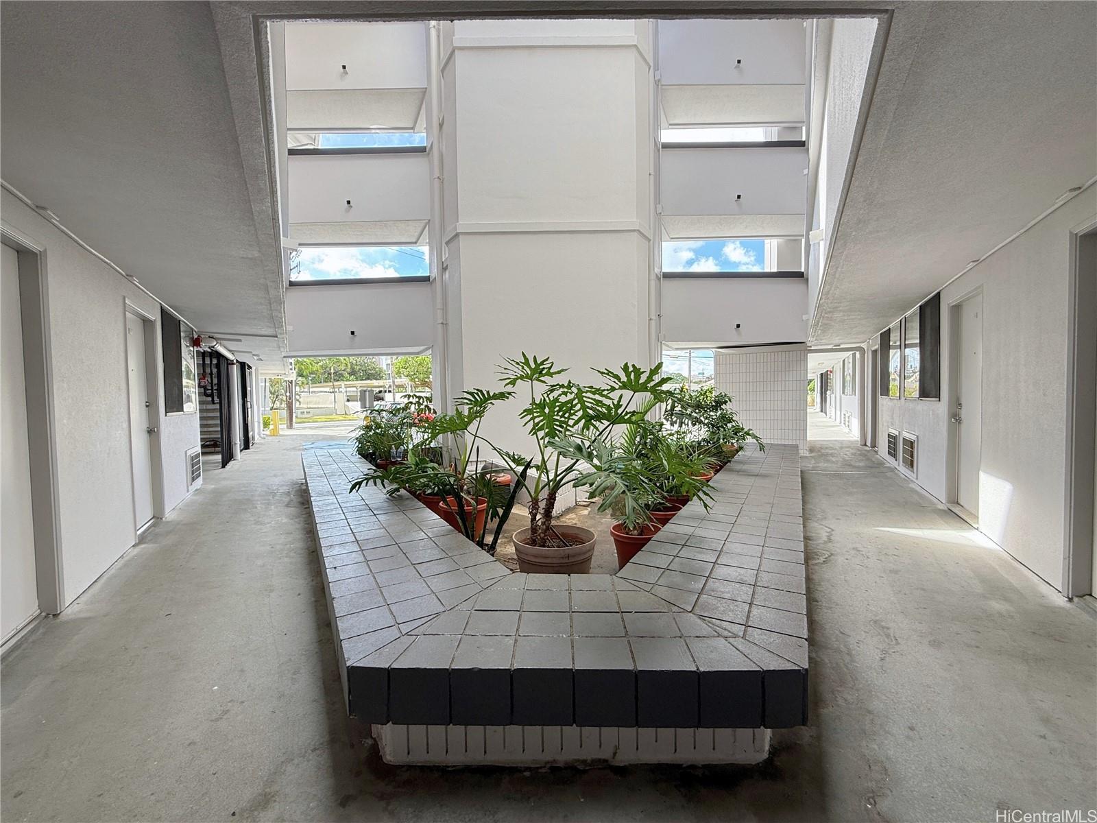 Kulanui Hale condo # 4, Honolulu, Hawaii - photo 12 of 16