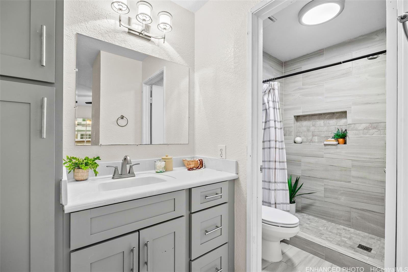 Crosspointe condo # 48d, Honolulu, Hawaii - photo 3 of 17