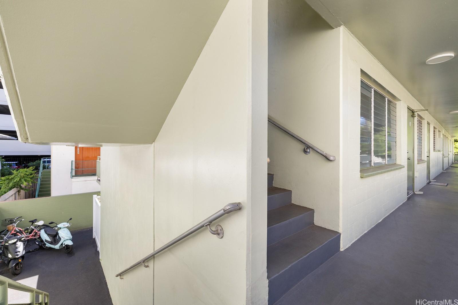 287 Wai Nani Way Honolulu - Multi-family - photo 19 of 25