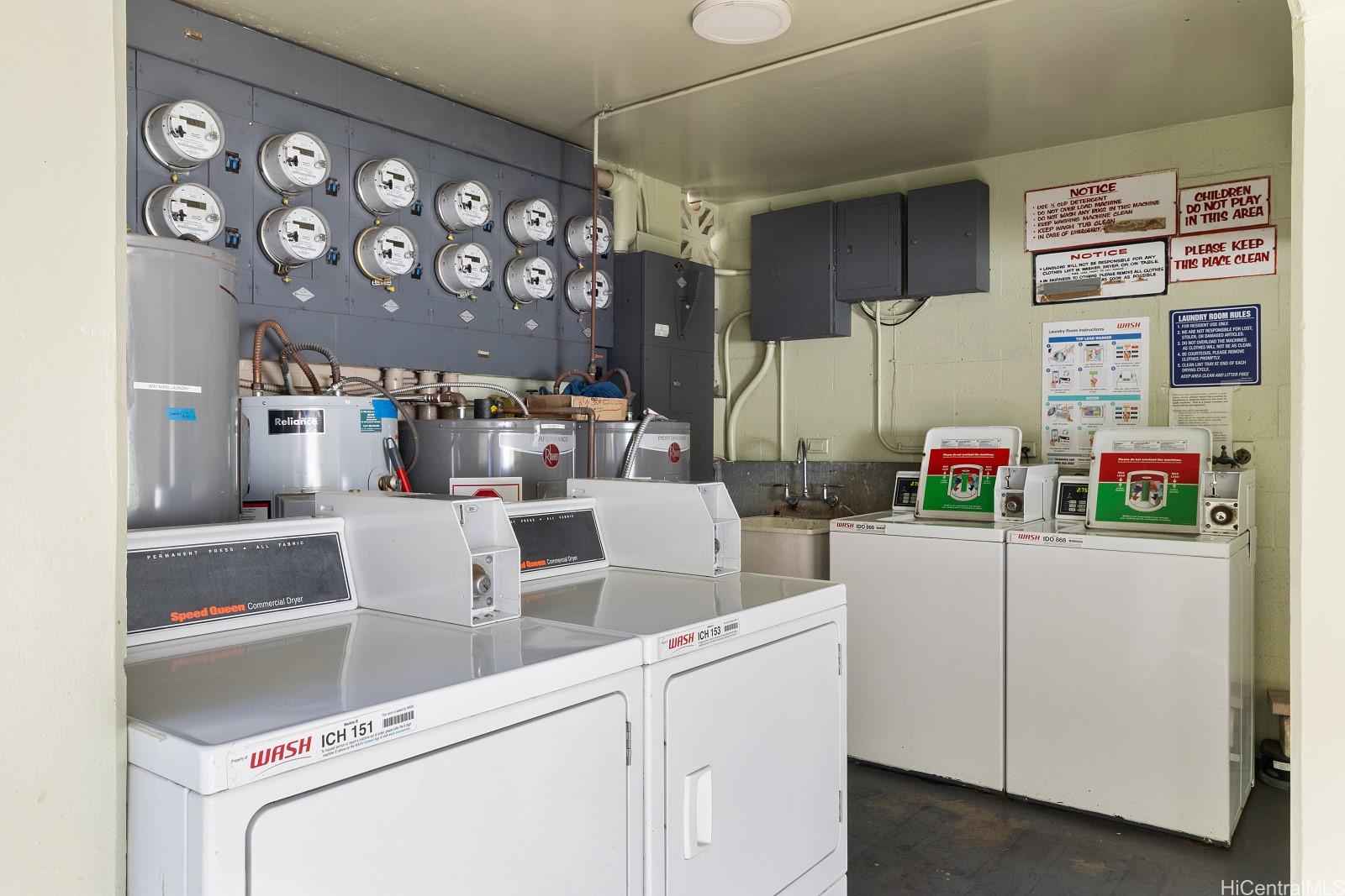 287 Wai Nani Way Honolulu - Multi-family - photo 3 of 25