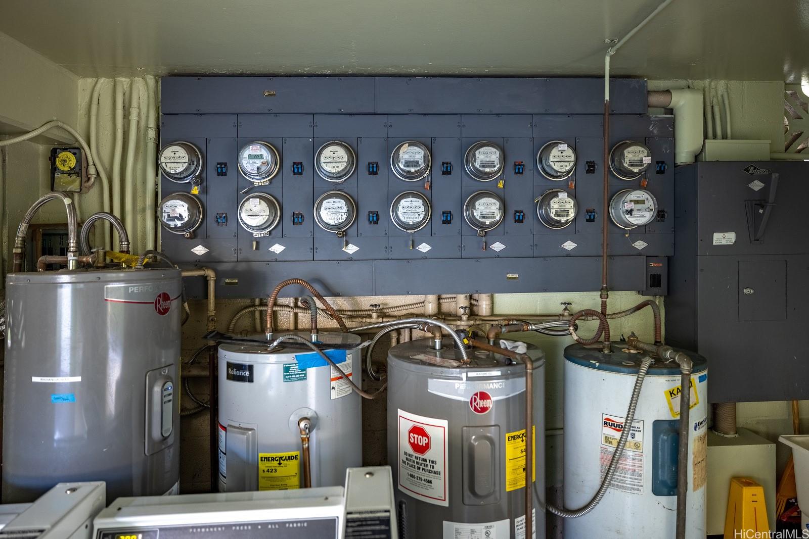 287 Wai Nani Way Honolulu - Multi-family - photo 4 of 25