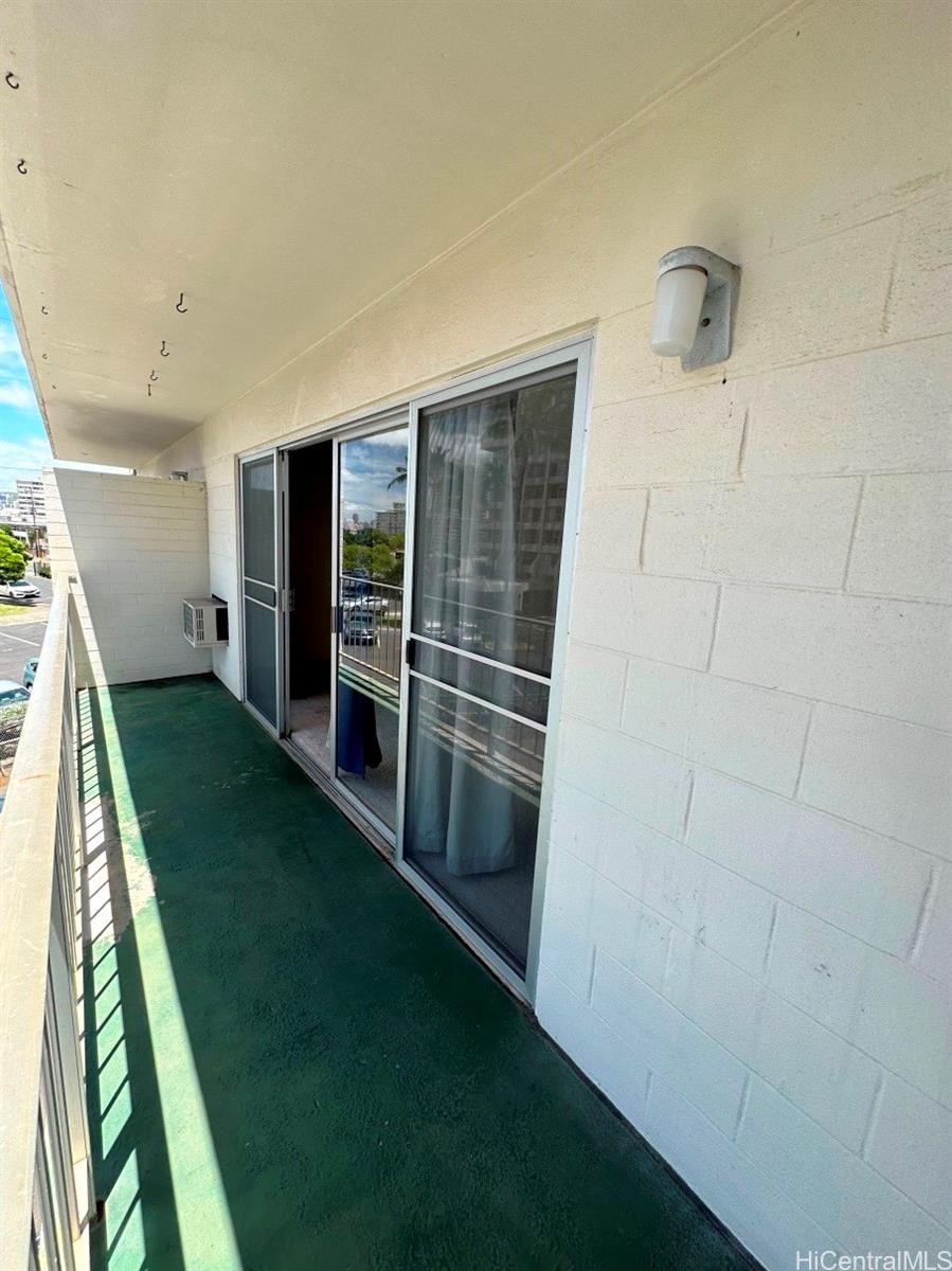 2875 S King St Honolulu - Rental - photo 13 of 15