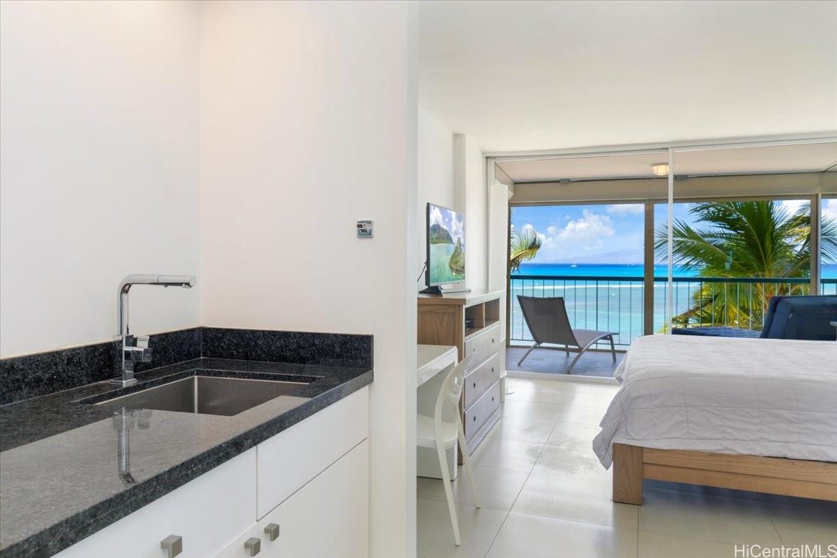 Sans Souci Inc condo # 306, Honolulu, Hawaii - photo 8 of 17