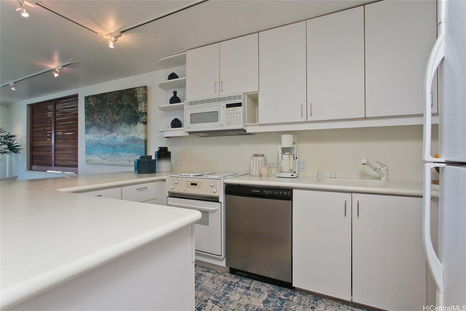 Sans Souci Inc condo # 601, 602, Honolulu, Hawaii - photo 12 of 22