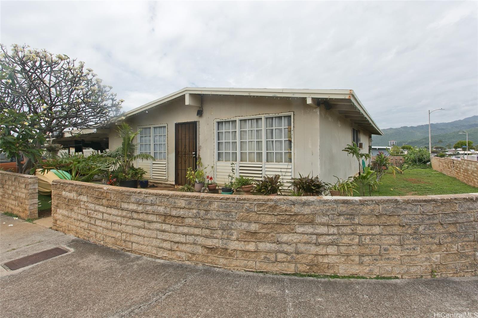 288  Hanakapiai St Koko Head Terrace, Hawaii Kai home - photo 2 of 17