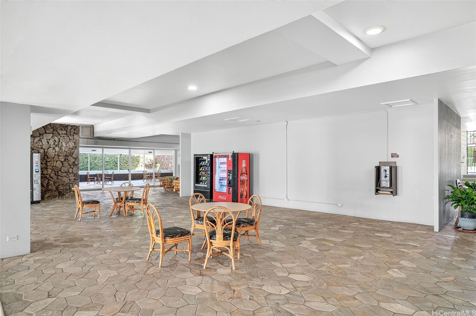 Five Regents condo # 1512, Honolulu, Hawaii - photo 19 of 25