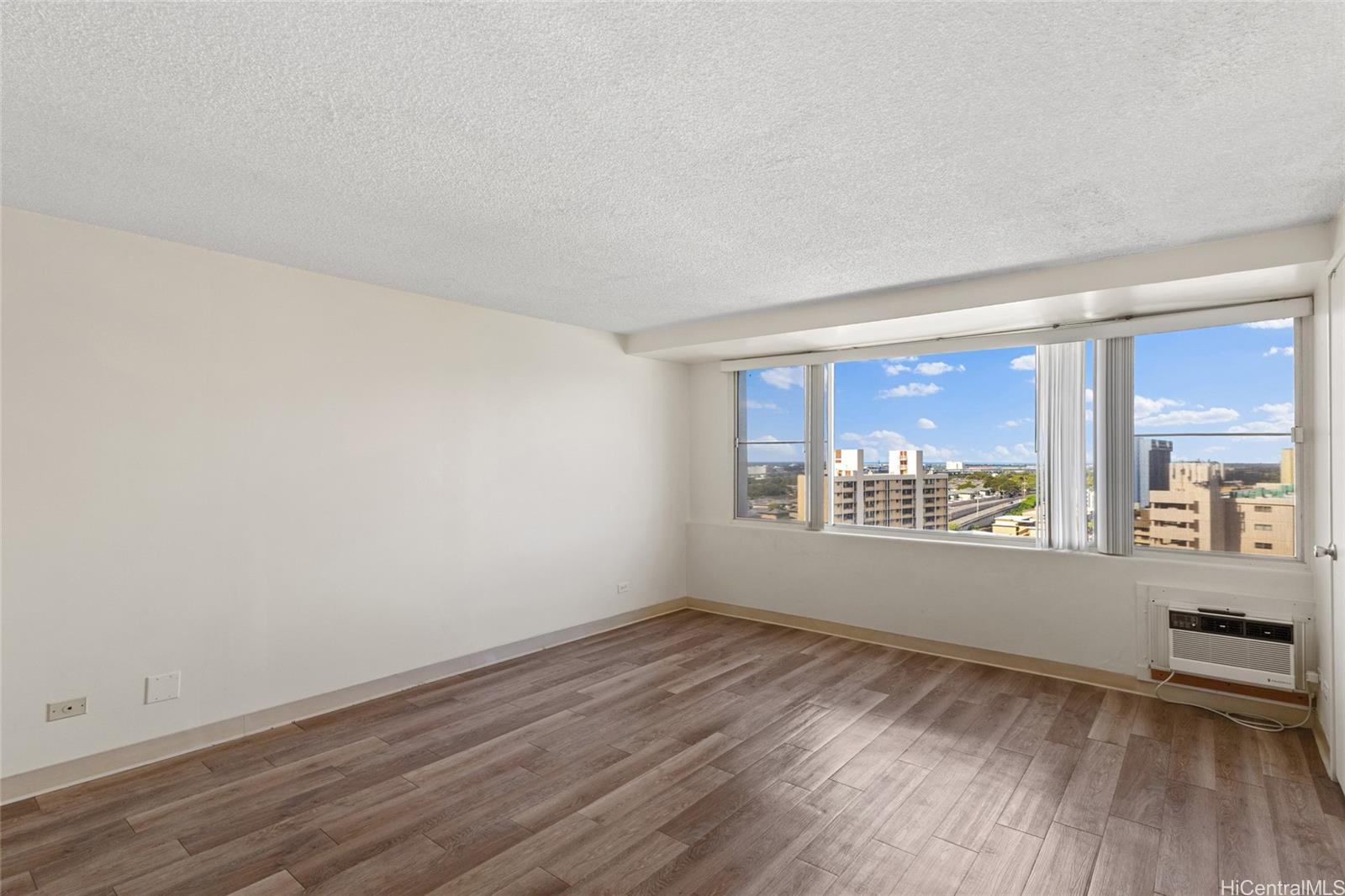 Five Regents condo # 2006, Honolulu, Hawaii - photo 2 of 16